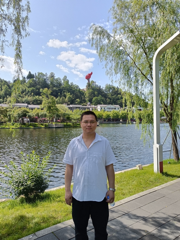风雨相伴的第一张照片--闽清相亲服务中心
