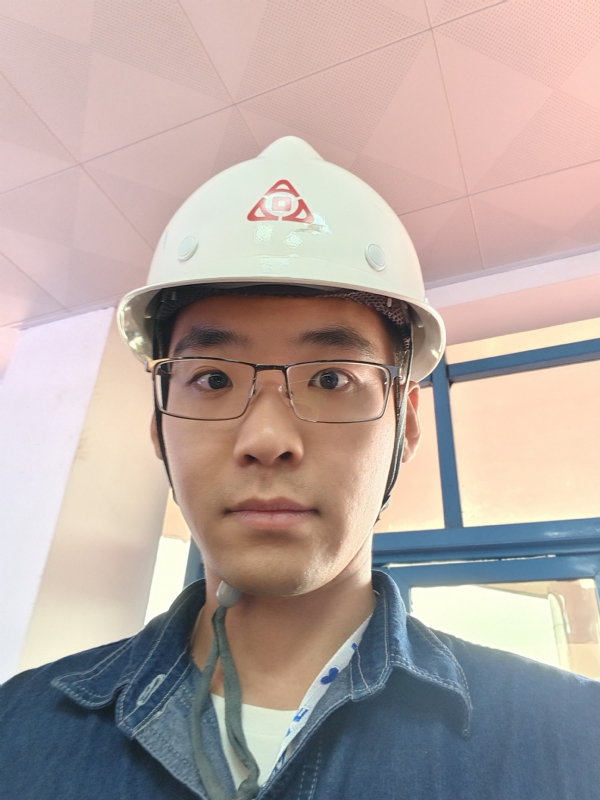 何鹏宇的第二张照片--闽清相亲服务中心