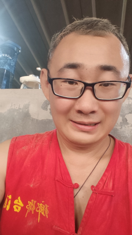黑黑一笑的第二张照片--闽清相亲服务中心