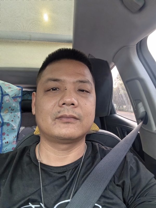 卖电池的大叔的第一张照片--闽清相亲服务中心